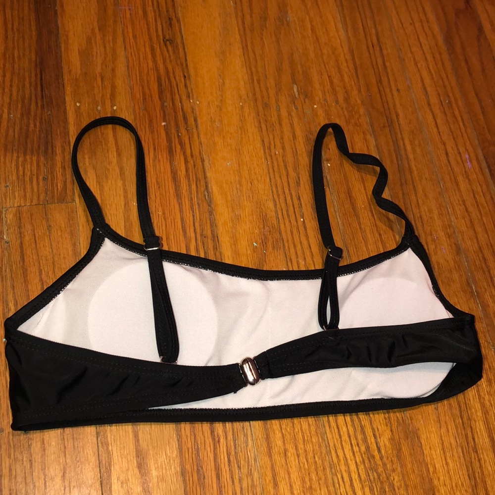 bikini - Picture 3 of 4